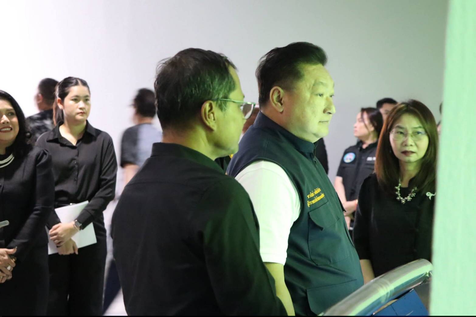 title - นางสาวสิริมา แจ้งกระจ่าง ผู้อำนวยการศูนย์ส่งเสริมและพัฒนาอาชีพเสริมนอกภาคการเกษตร ให้การต้อนรับ นายชวนินทร์ วงศ์สถิตจิรกาล ผู้ว่าราชการจังหวัดพระนครศรีอยุธยา และหัวหน้าส่วนราชการ เข้าเยี่ยมชม แผนกฝึกอบรม ศพส. ณ ศูนย์ส่งเสริมและพัฒนาอาชีพเสริมนอกภาคการเกษตร (ศูนย์ศิลปาชีพ บางไทรฯ (เดิม))